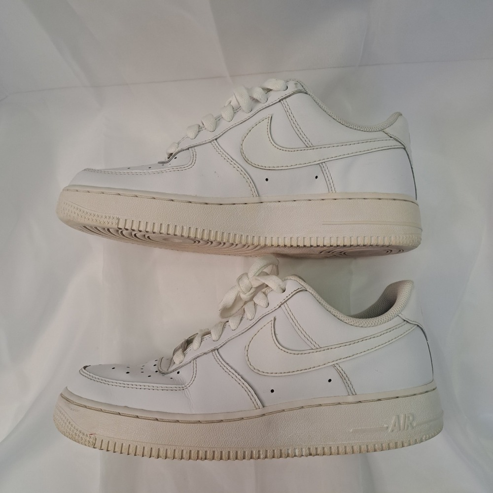 Nike Air Force 1 Low Triple White Sneaker Sz 8.5 Men Streetwear Classic Timeless - Picture 5 of 9